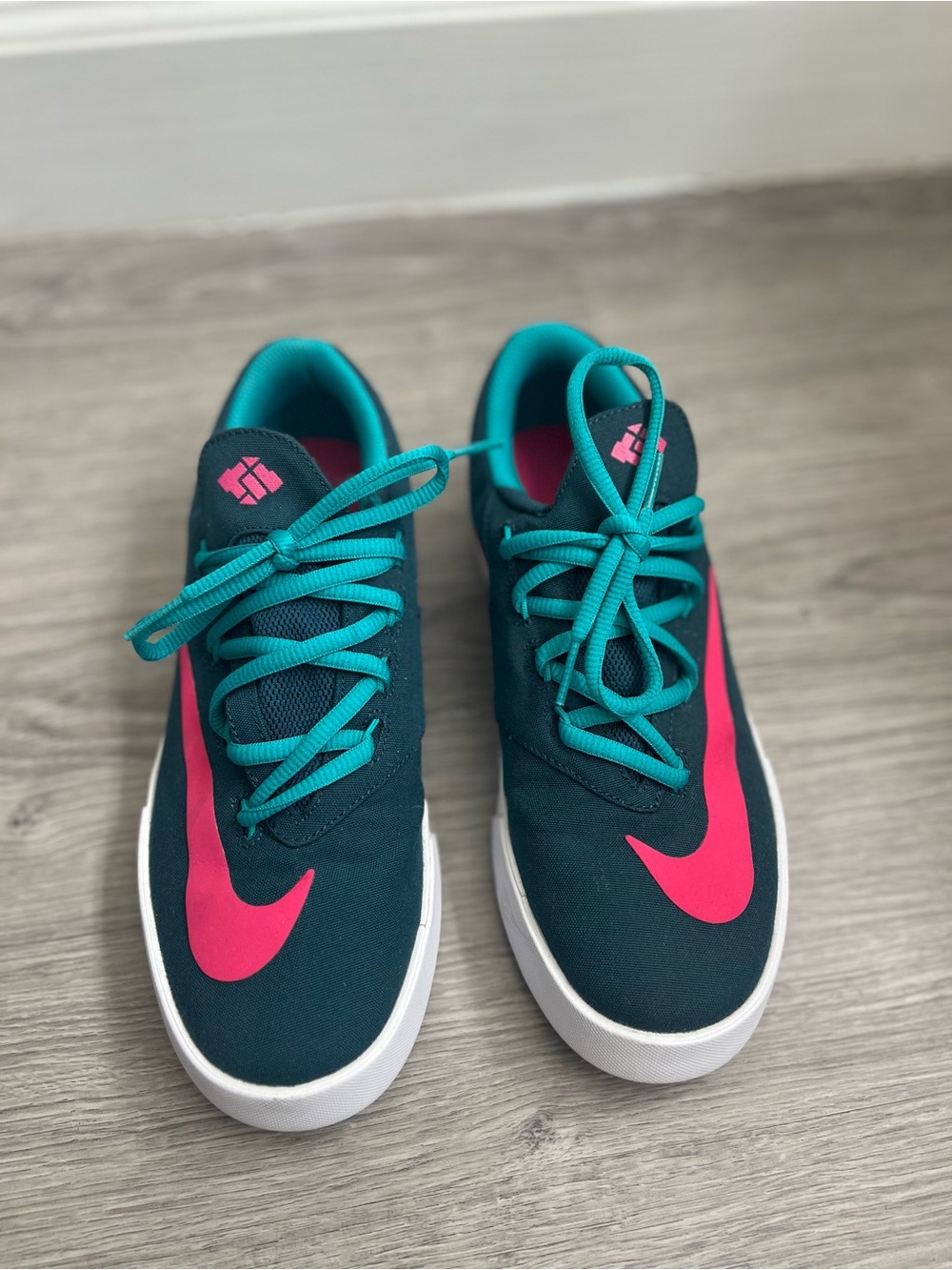 Nike Women's Teal and Pink Low-Top Sneakers